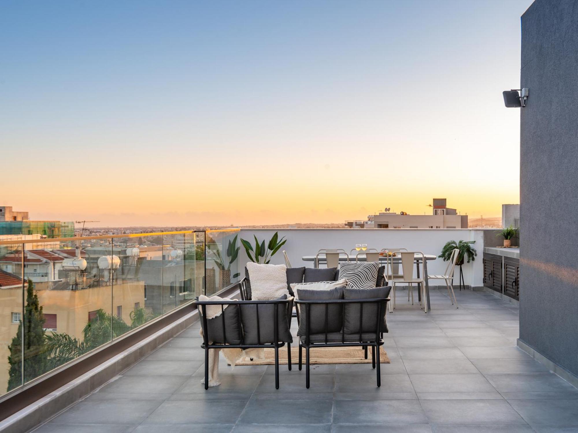 Sanders Palama Limassol Apartment Екстериор снимка